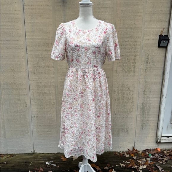 orange creek Dresses & Skirts - Orange Creek Pink and White Floral Eyelet Midi Dress